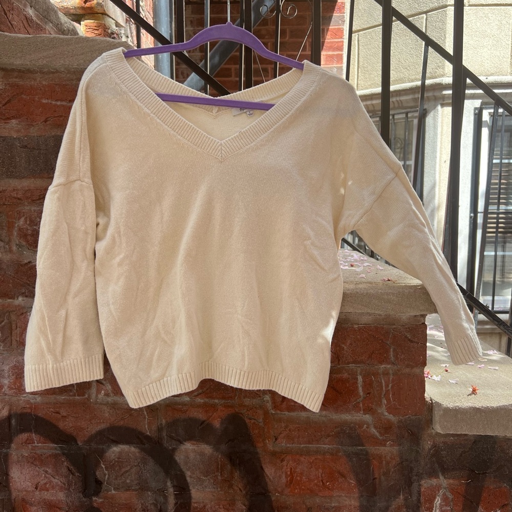 Madewell V neck sweater - M